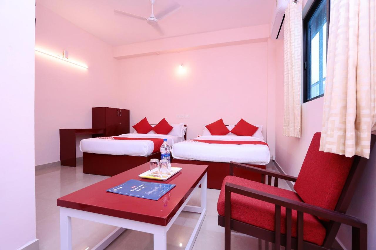 Hotel Oyo 13577 Tkr Metro Residency Kochi Esterno foto